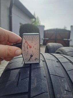 Pirelli P Zero 235/35 R19 UHP - 4