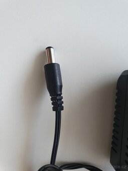 Nabíječka je určena pro elektrická vozítka s napětím 12V, 50 - 4