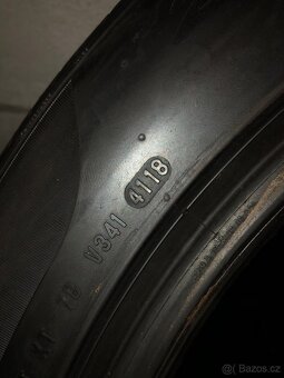 Prodám dvourozmer pneu 305/40/20a275/45/20 - 4
