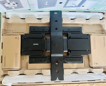 FULLMOTION TV Wall Bracket - 4