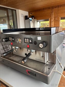 Profesionální kávovar Wega - 4