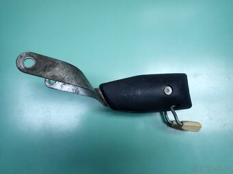 Prodám středový lapač pásů na vw brouk - 4