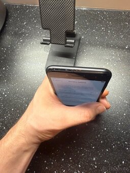 Apple iPhone 7 – 256 GB, baterie 100 % - 4