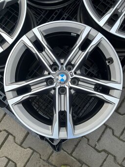 BMW 1 ,,M" kola 18" - 4