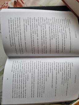 kniha: Škvíra C.J. Tudor. - 4