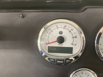 QUICKSILVER Activ 505 CABIN + MERCURY F80 + vlek - 4