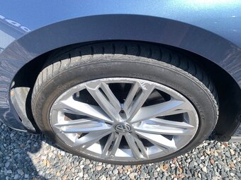 VOLSVAGEN PASSAT 2.0 TDi 176kW 4x4 DSG HIGLINE - 4