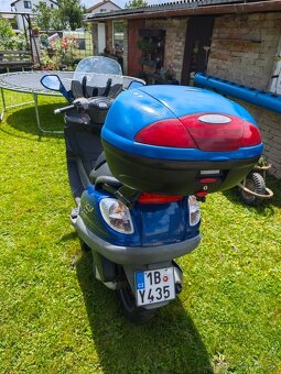 Piaggio - 4