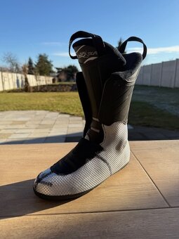Atomic hawx 85 ultra vel. 23,5 - 4