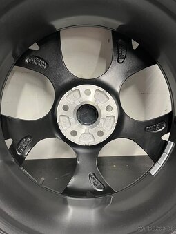 Octavia 4 R19 Nová originální letní sada (2025) - 4