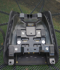 Prodám snížené sedlo Suzuki V - Strom 1050 original Suzuki - 4