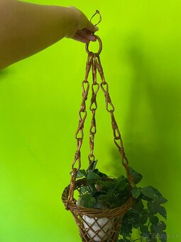 Proutěný závěsný košík na květinu - 4