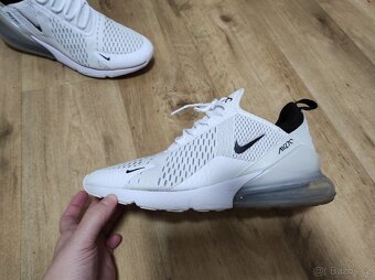 Krásné bílé Nike boty 270 - 4