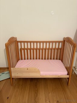 Dřevěná dětská postýlka - 4