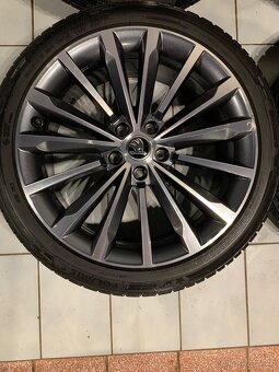 Alu kola Škoda R19 5X112 ZIMNÍ PNEU 235/40 R19 8mm - 4