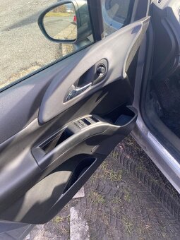 Opel Meriva 1.4 74Kw 2012 - 4