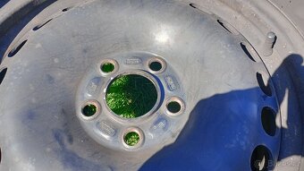 Zimní pneumatiky plus disk a originální kryty 215/60 R16 - 4