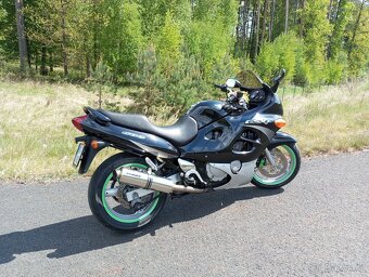 Suzuki GSX 600f - 4