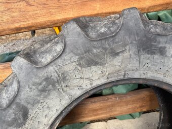 Pneu na traktor BKT 320/85 R24 - 4