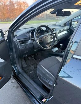 Toyota Avensis 2.0 D-4D Premium - 4