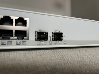 MikroTik Cloud Smart CSS326-24G-2S+RM - 4