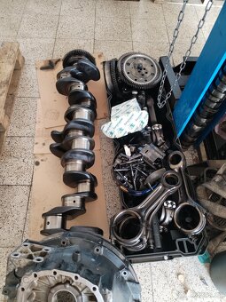 Prodám díly motoru volvo - 4