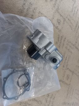 Vodní Pumpa SKF pro Subaru legacy IV  2.0 AWD - 4