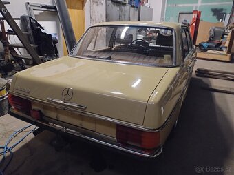 Mercedes Benz 240D W115 - 4