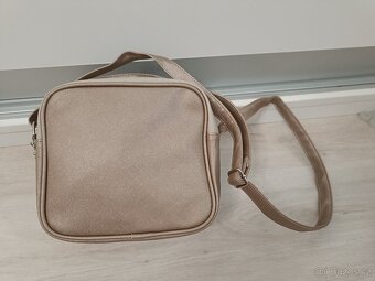 Zlatobéžová kabelka přes rameno Just - 4
