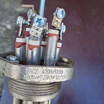 Prodám elektrické topné těleso na 400V,3kw - 4