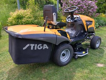 Zahradní traktor Stiga Estate Pro 9102 XWS pohon kol 4x4 - 4