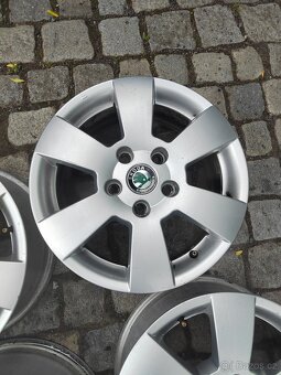 Prodám orig alu 15 škoda Octavia 2 5x112 ET 47 - 4