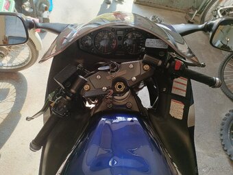 Suzuki GSX 1300 R - 4
