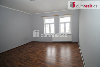 Pěkný dobře dispozičně byt 2+1 ve třetím patře cihlového dom - 4