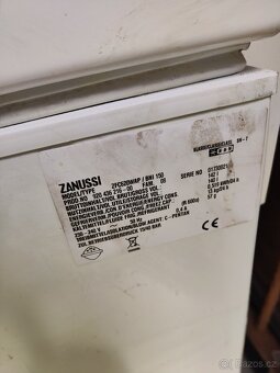 Pultový mrazák Zanussi 140l plně funkční - 4