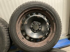 BMW X1 zimní sada R17 5x120 runflat orig. poklice - 4