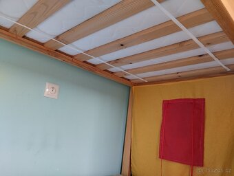 Dětská vyvýšená postel se skluzavkou a matrací - 4