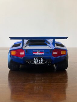1/18 Autoart Signature Lamborghini Countach Walter Wolf Blue - 4
