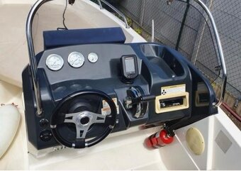 Prodám loď Quicksilver 455 activ open - 4