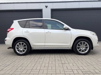 Toyota RAV4 2.2 D-4D, 4×4, automat | r.v. 2011 | Bílá perleť - 4