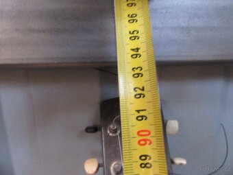 Nabízím starožitnou kytaru. Struny na výměnu. Původní stav. - 4