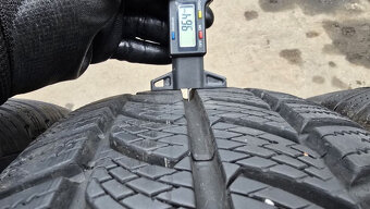 Zimní pneumatiky 225/70/15c Continental - 4