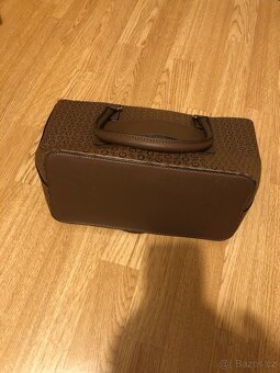 Kabelka Guess - 4