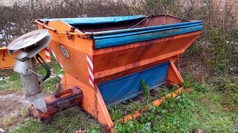 Radlice a sypač z M26 - 4