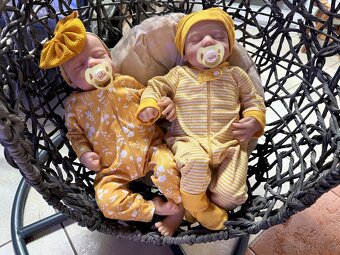 Realistická Reborn dvojčátka s příslušenstvím - 4