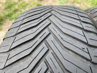 4ks. Celoroční pneu 215/55/17.zn. Michelin. - 4