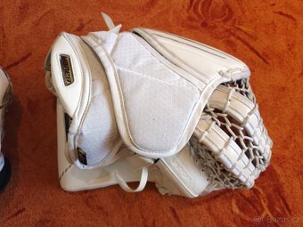 Brankářská lapačka Bauer Vapor Hyperlite (1. řada), 2 kusy - 4