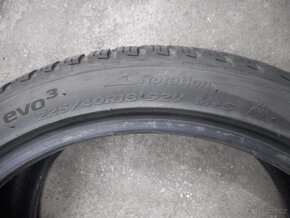 225/40R18 92V - 4