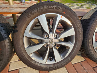 HYUNDAI i20 orig alu sada 195/55/16 TPMS Michelin - 4
