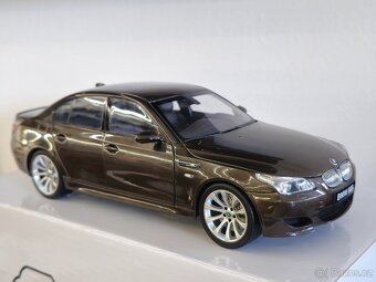BMW E60 M5 1:18 Kyosho - 4